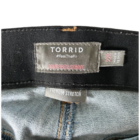 Torrid Size‎ 22R Bombshell Skinny Destressed Medium Wash Jeans - Picture 4 of 5